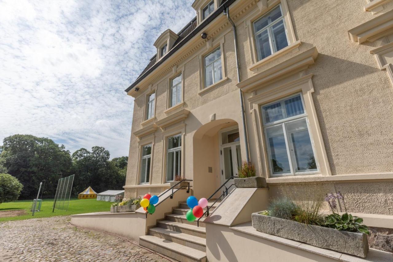 Familienhotel Schloss Leizen Bioverpflegung Buitenkant foto