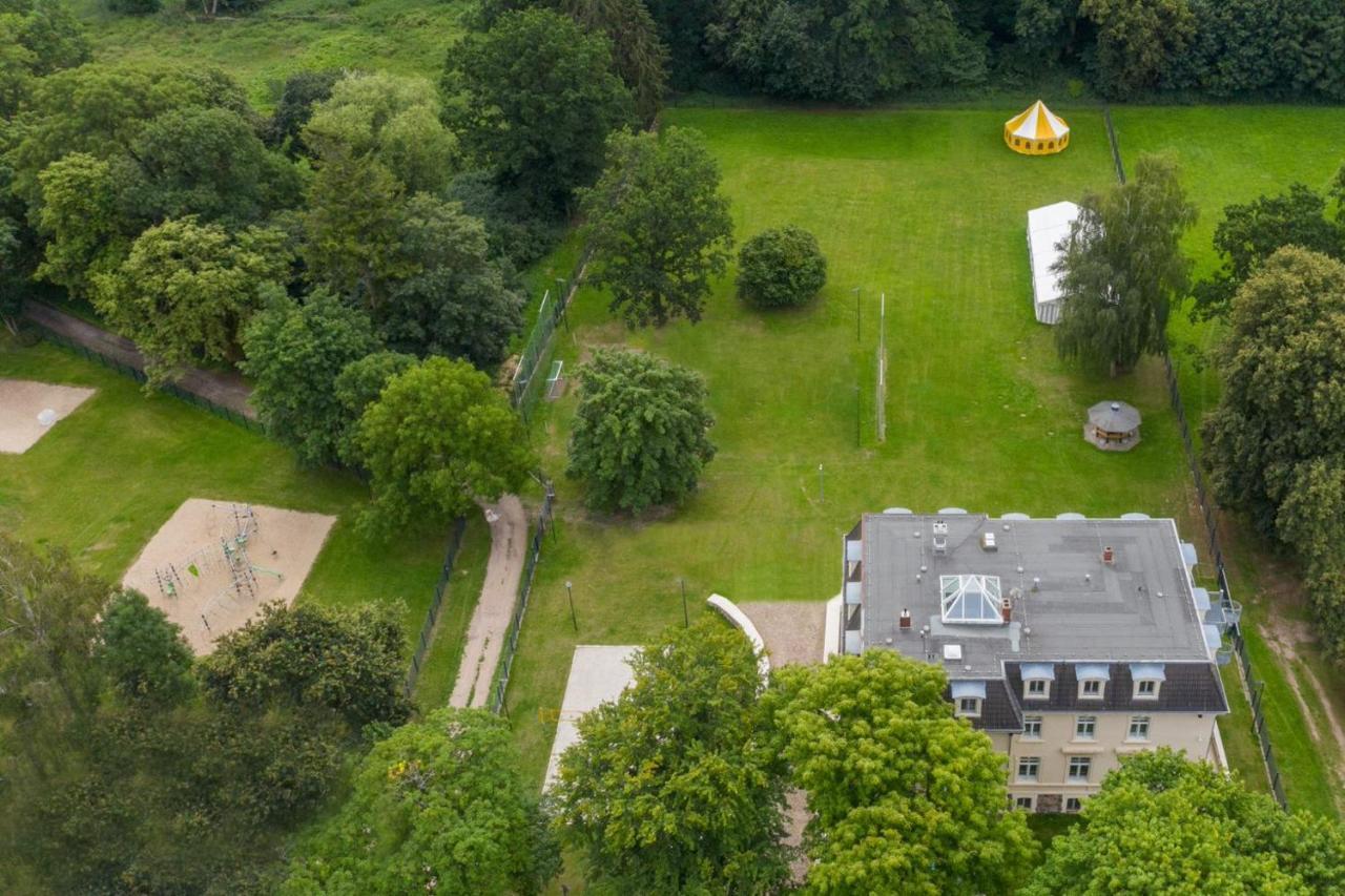 Familienhotel Schloss Leizen Bioverpflegung Buitenkant foto