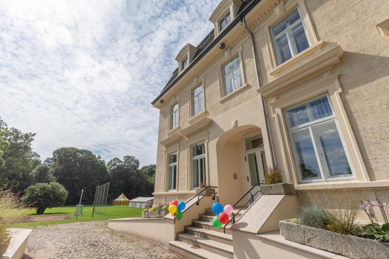 Familienhotel Schloss Leizen Bioverpflegung Buitenkant foto