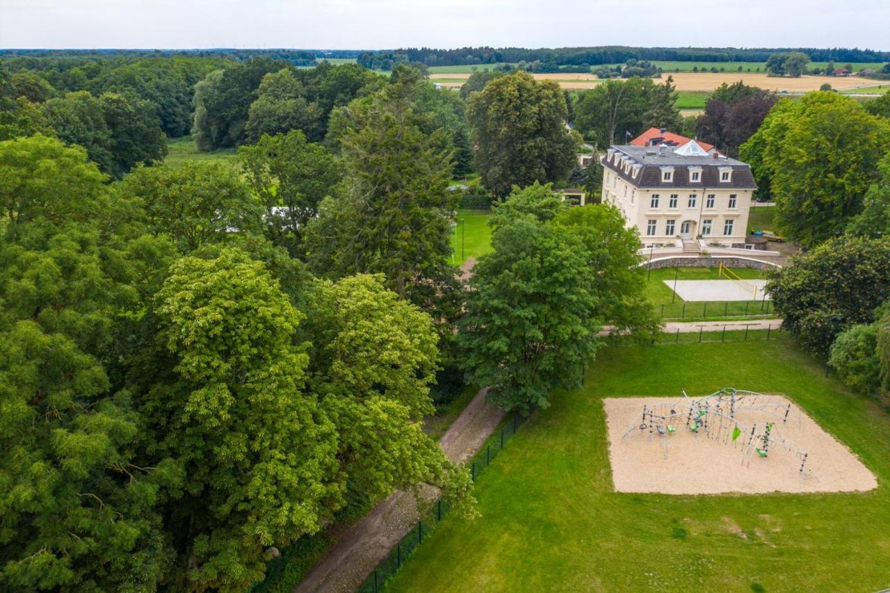 Familienhotel Schloss Leizen Bioverpflegung Buitenkant foto