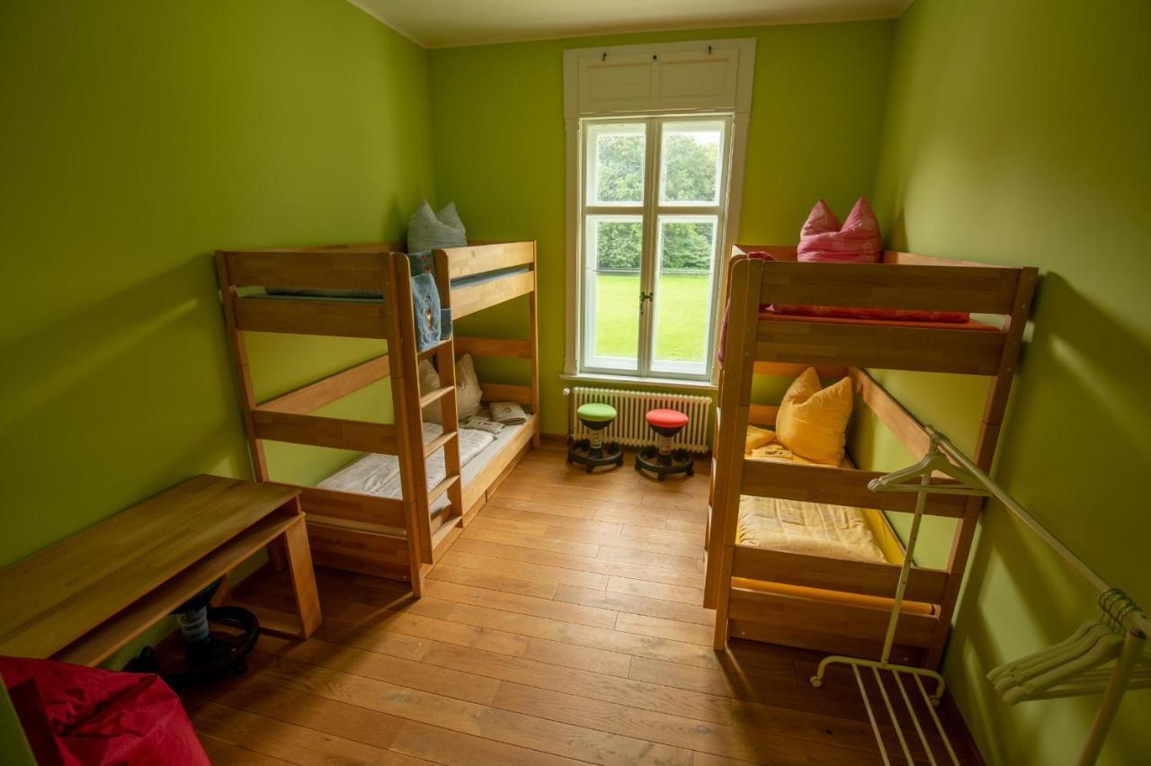 Familienhotel Schloss Leizen Bioverpflegung Buitenkant foto