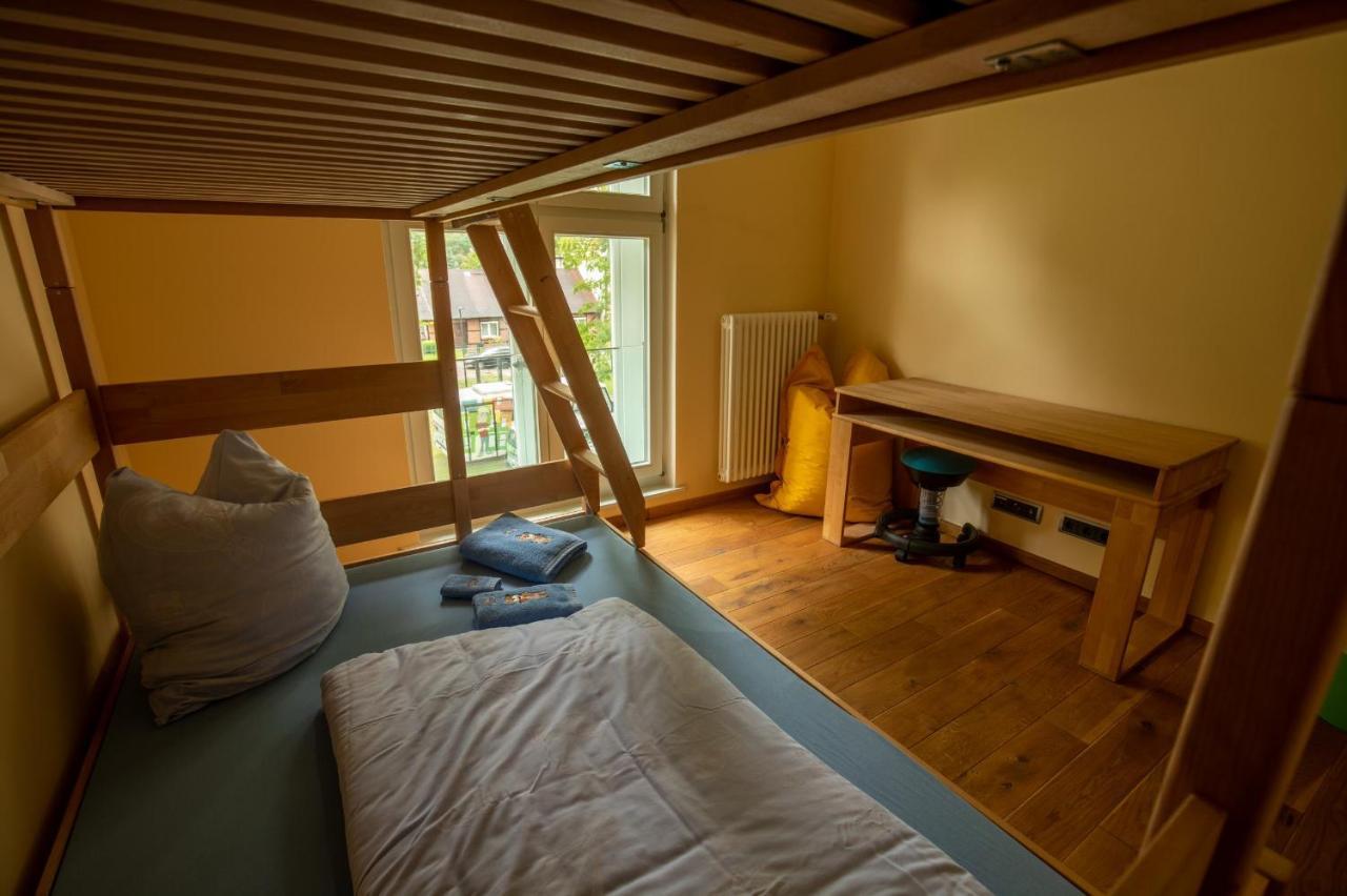 Familienhotel Schloss Leizen Bioverpflegung Buitenkant foto