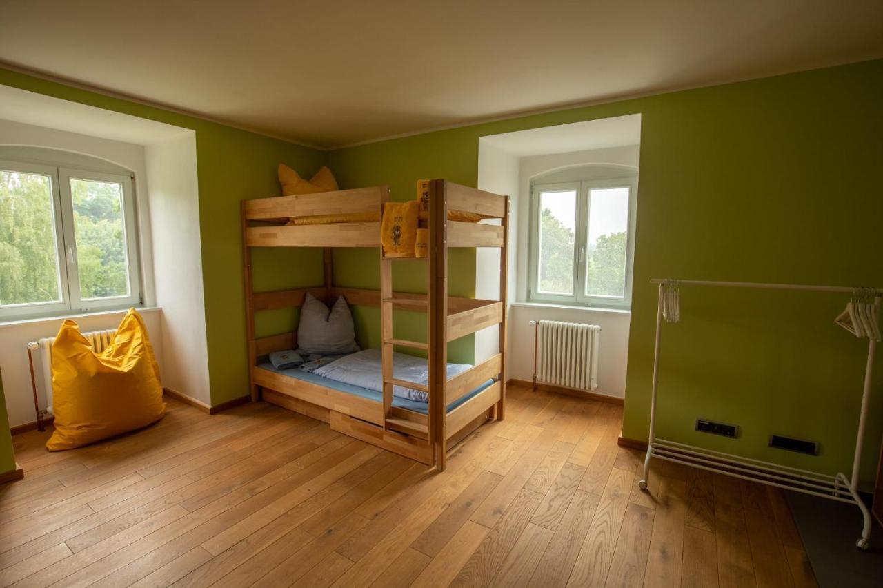 Familienhotel Schloss Leizen Bioverpflegung Buitenkant foto