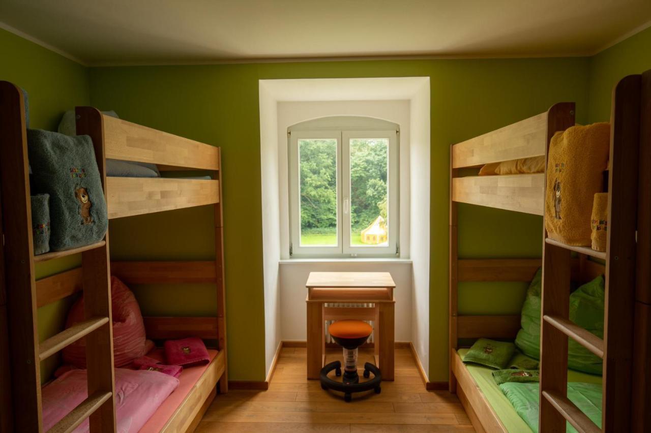 Familienhotel Schloss Leizen Bioverpflegung Buitenkant foto