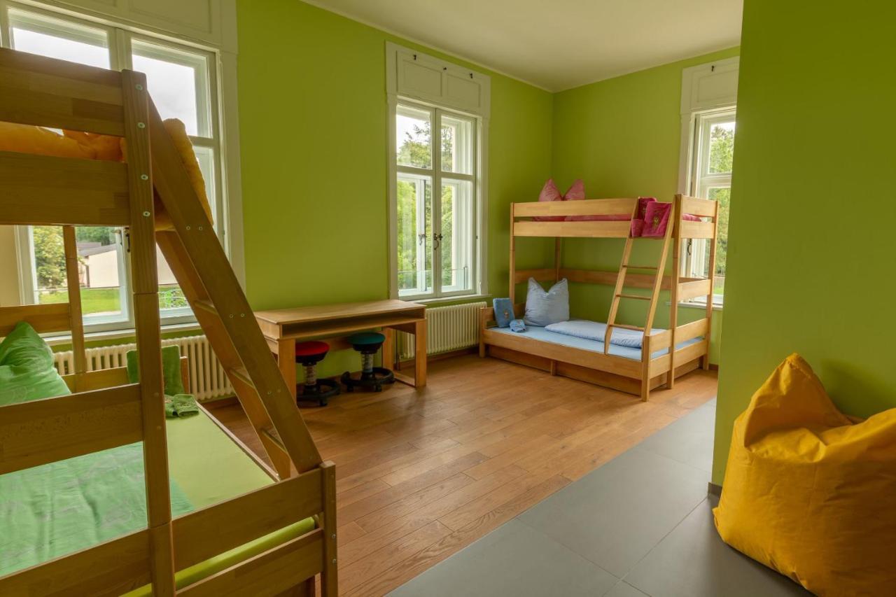 Familienhotel Schloss Leizen Bioverpflegung Buitenkant foto