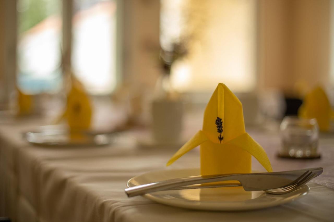Familienhotel Schloss Leizen Bioverpflegung Buitenkant foto