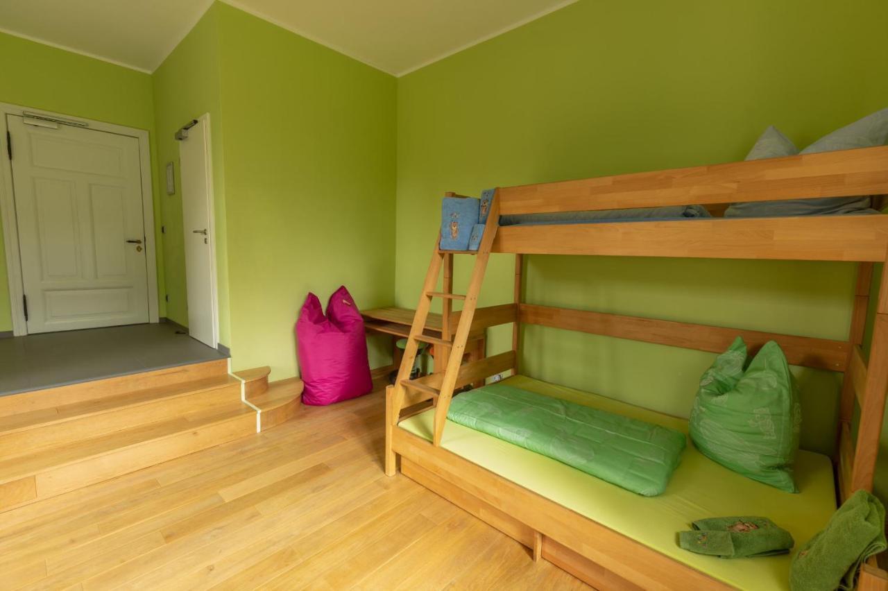 Familienhotel Schloss Leizen Bioverpflegung Buitenkant foto