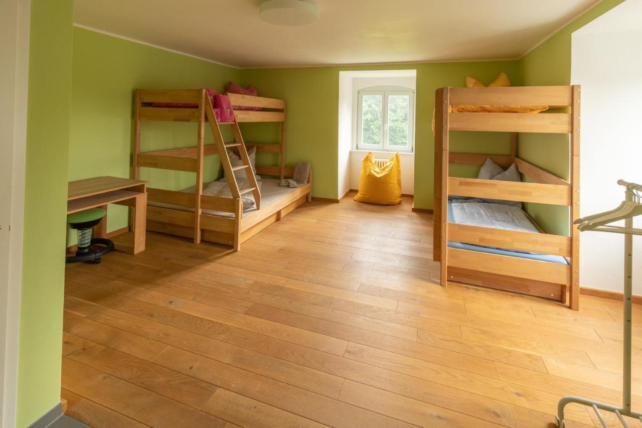 Familienhotel Schloss Leizen Bioverpflegung Buitenkant foto