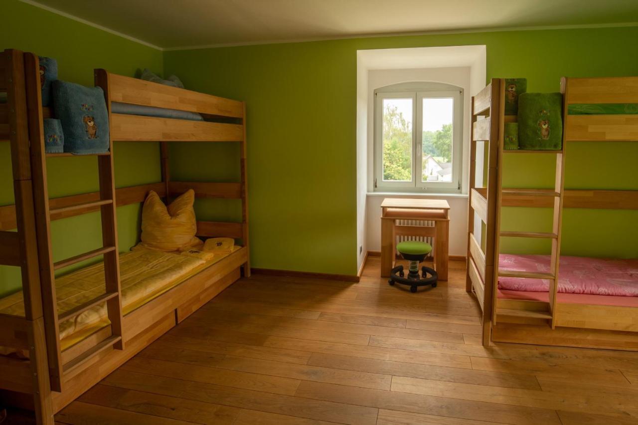 Familienhotel Schloss Leizen Bioverpflegung Buitenkant foto